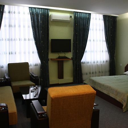 Titanik Hotel Bakoe Buitenkant foto
