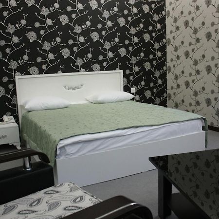 Titanik Hotel Bakoe Buitenkant foto