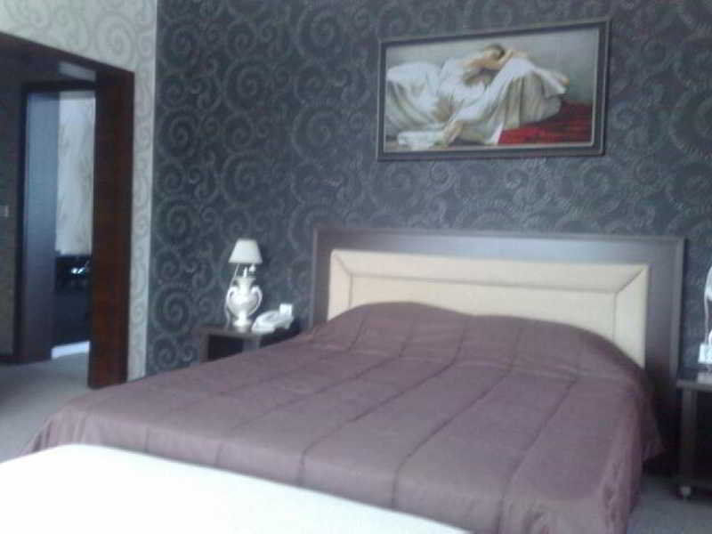 Titanik Hotel Bakoe Buitenkant foto