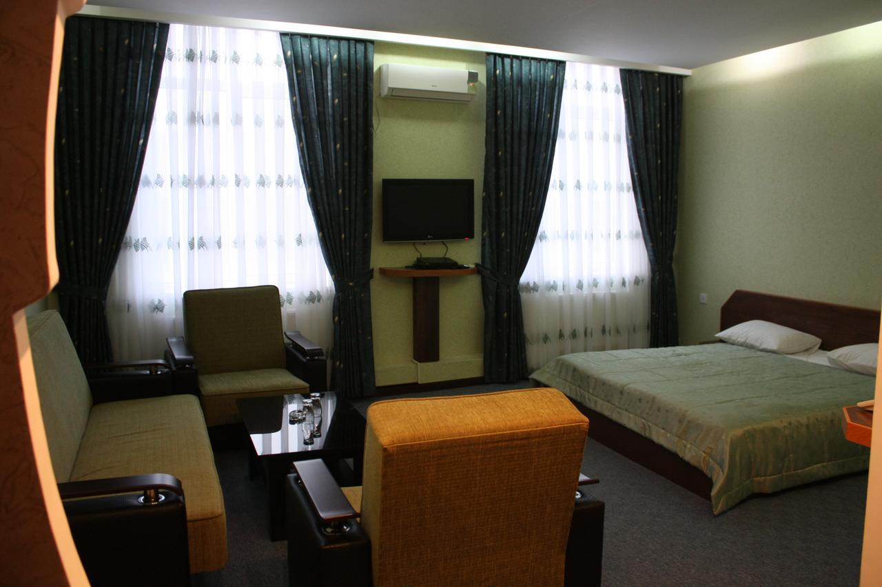 Titanik Hotel Bakoe Buitenkant foto