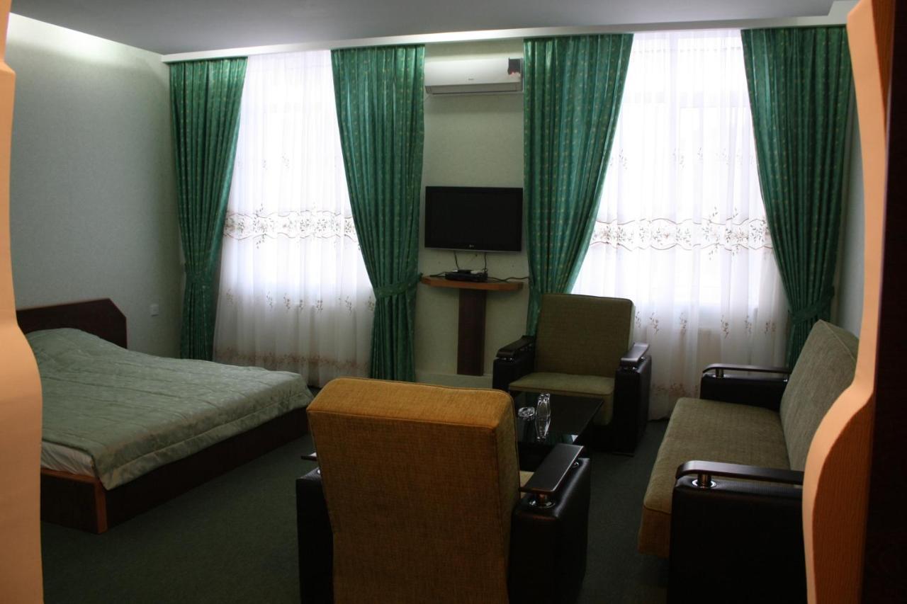 Titanik Hotel Bakoe Buitenkant foto