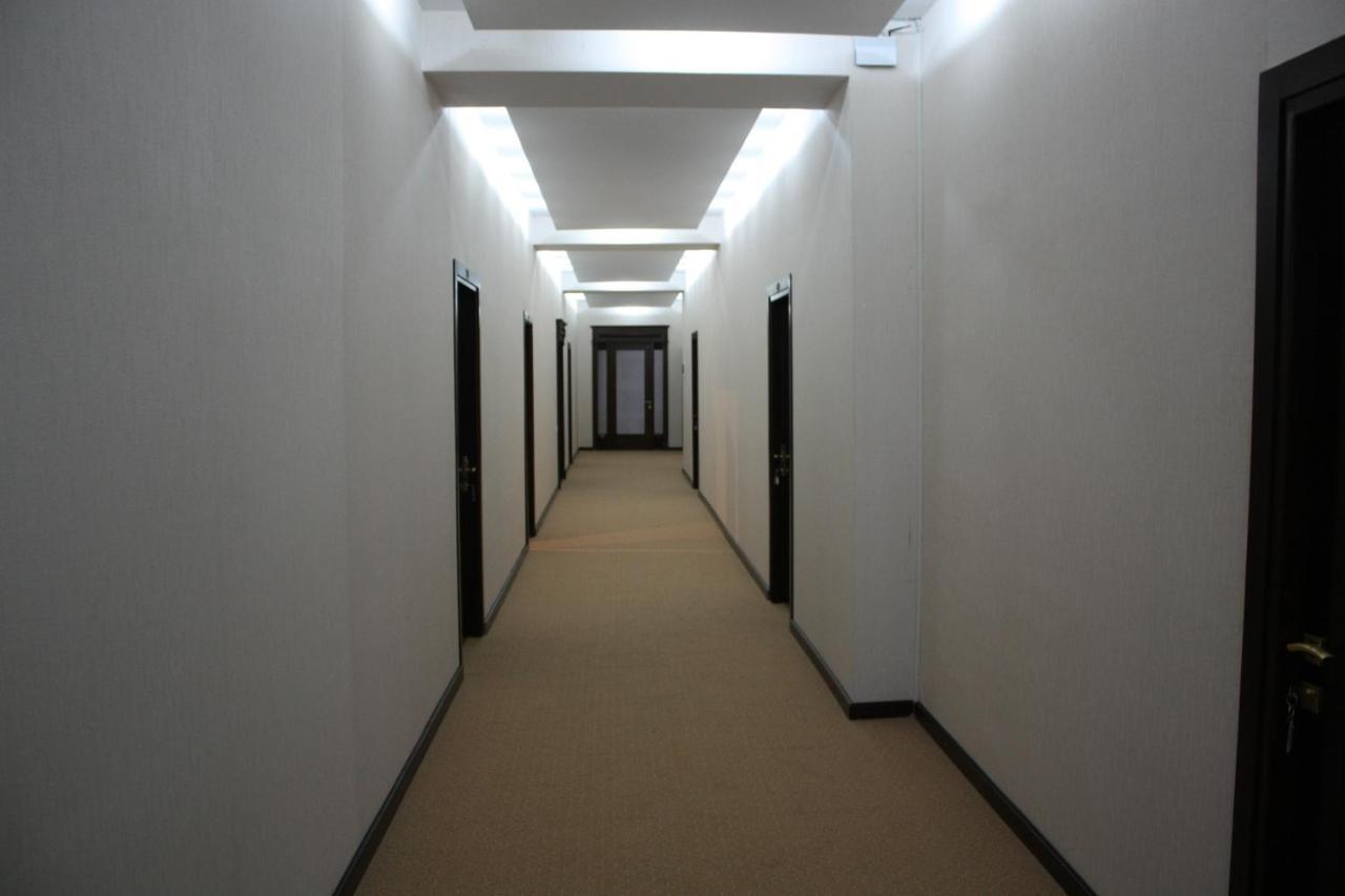 Titanik Hotel Bakoe Buitenkant foto