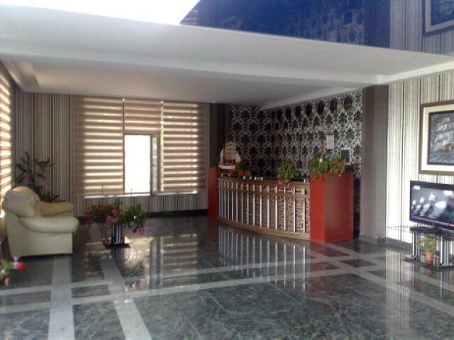 Titanik Hotel Bakoe Buitenkant foto