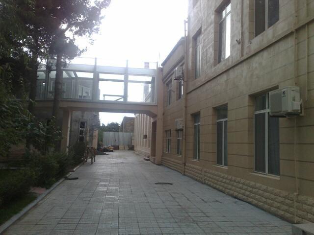 Titanik Hotel Bakoe Buitenkant foto