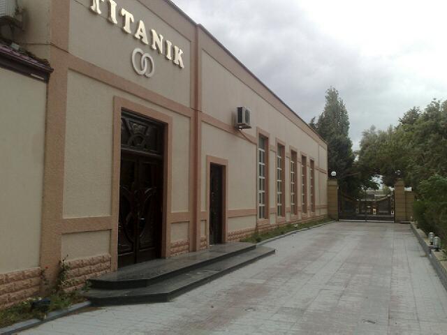 Titanik Hotel Bakoe Buitenkant foto